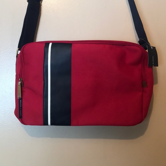 Tommy Hilfiger Handbags - LAST CHANCE NWT Tommy Hilfiger Travel Bag